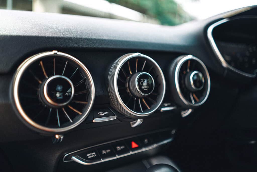 Audi TT 45 TFSI S Line photo 2