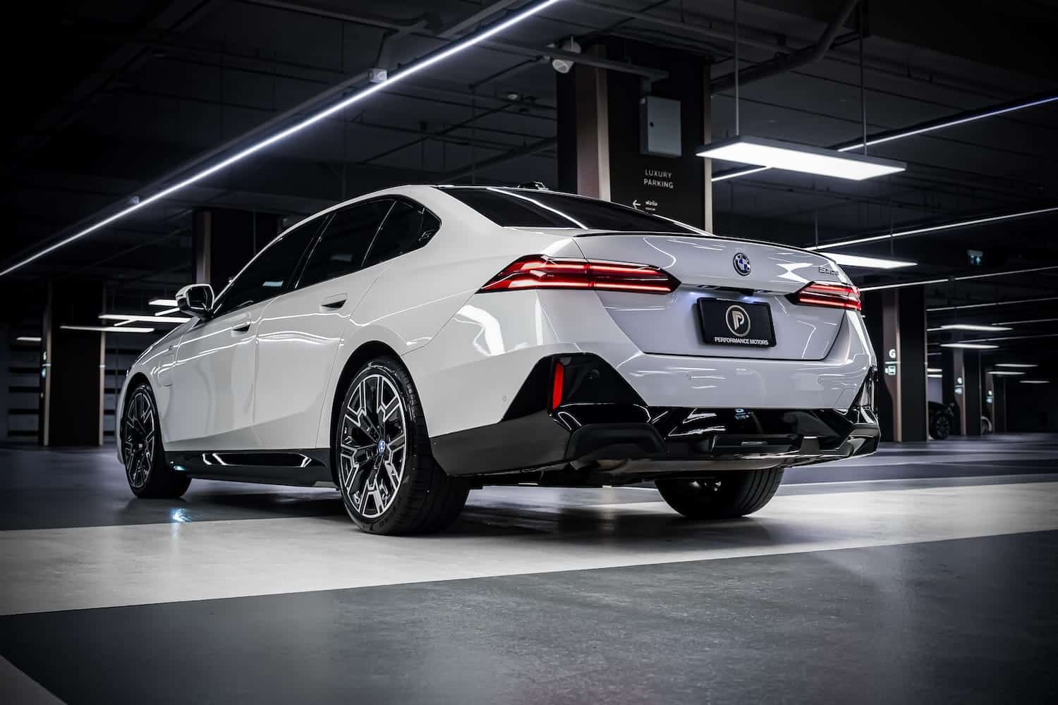 BMW 530e M Sport photo 1