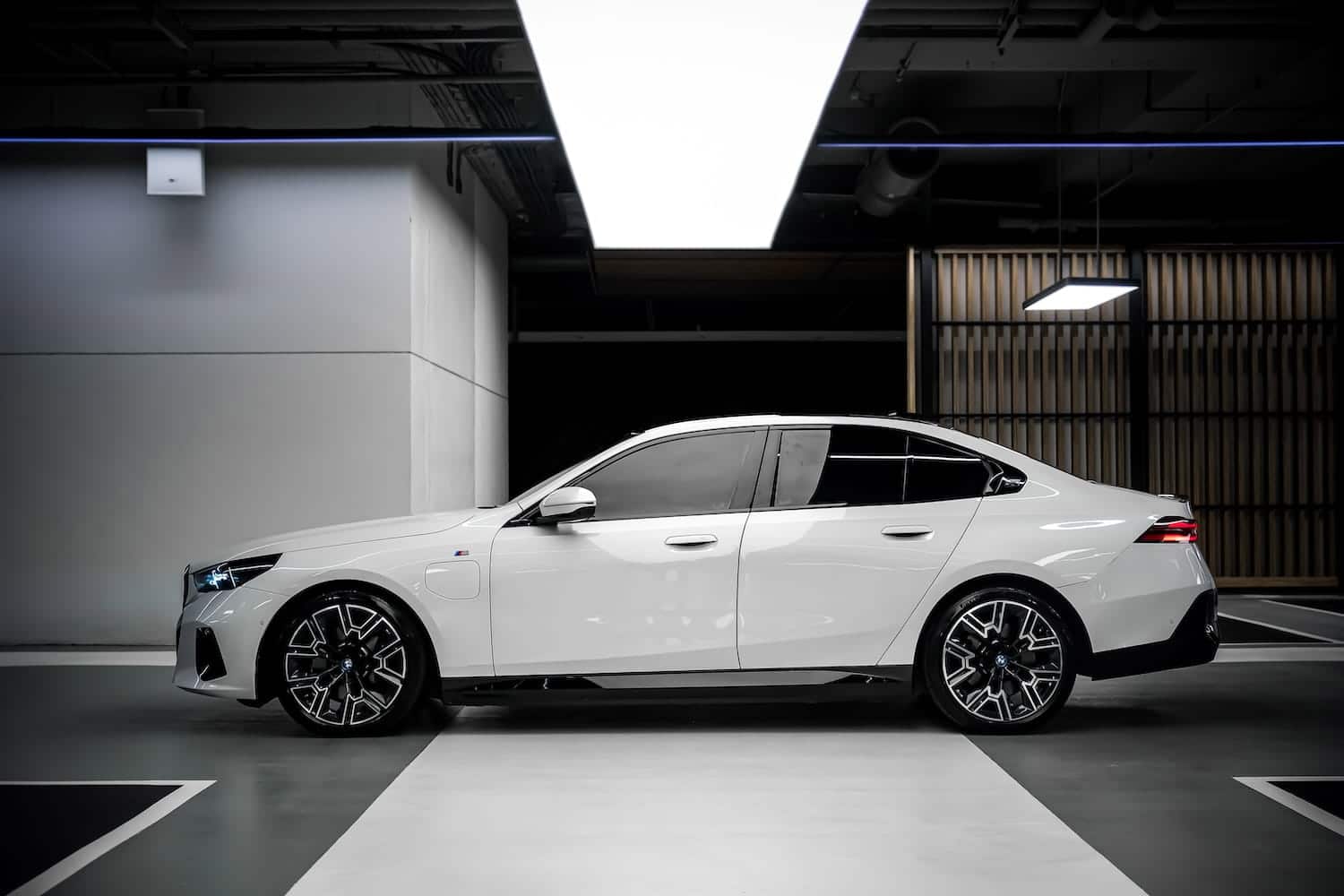 BMW 530e M Sport photo 5