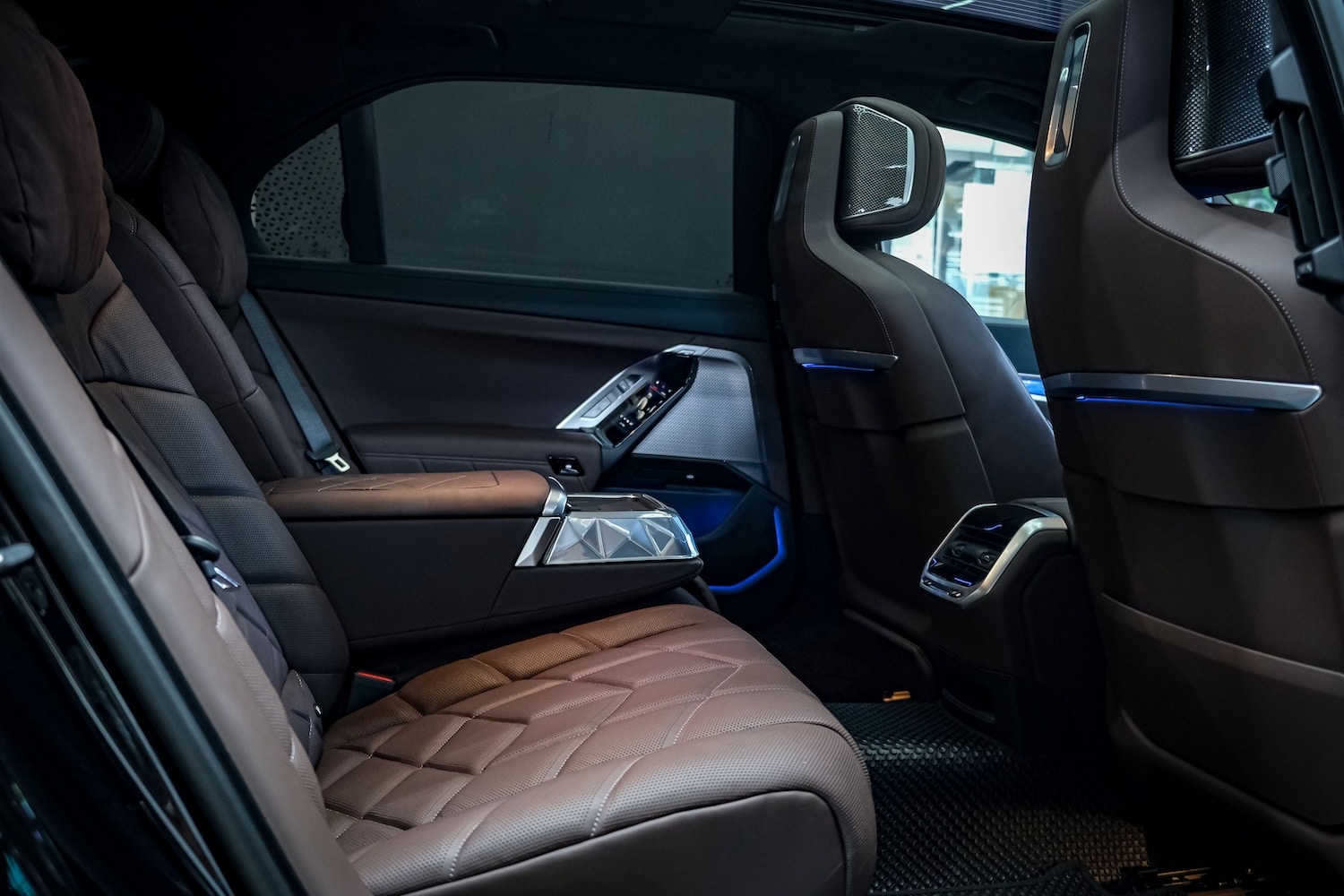 BMW i7 xDrive60 photo 20