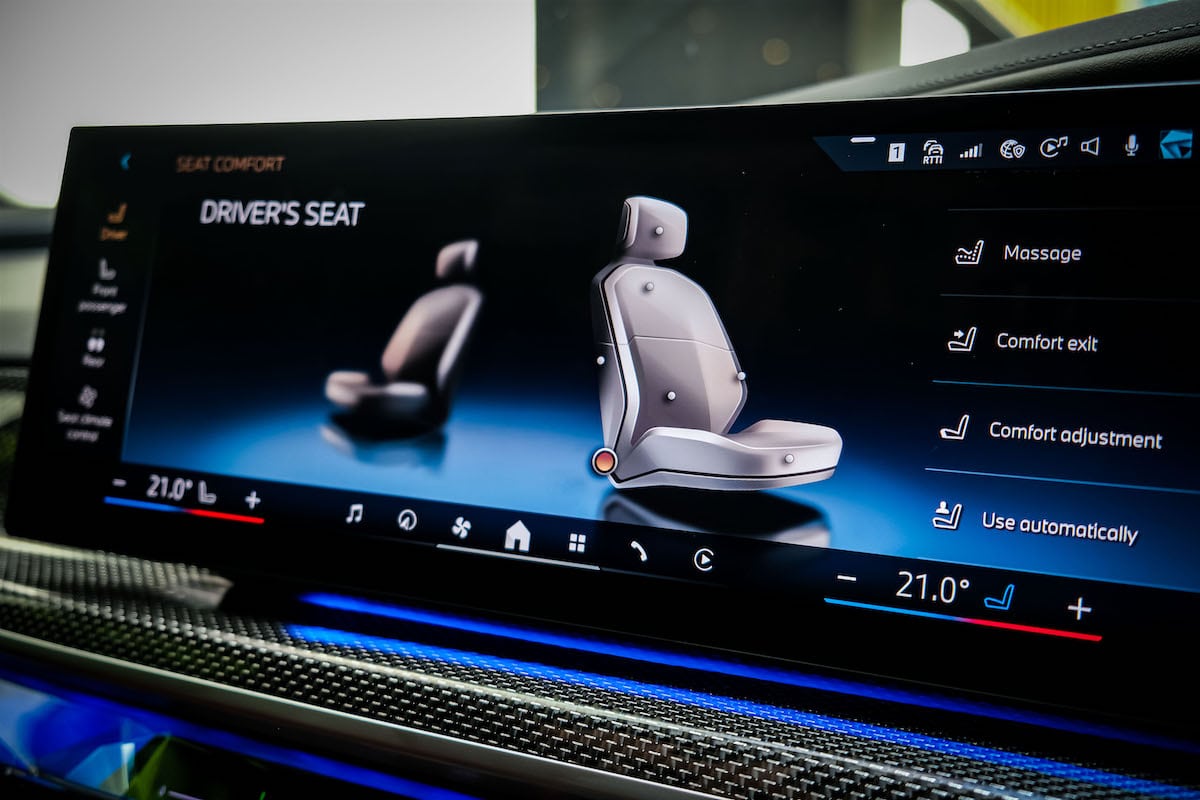 BMW i7 xDrive60 photo 42