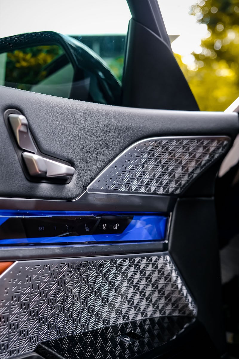 BMW i7 xDrive60 photo 41