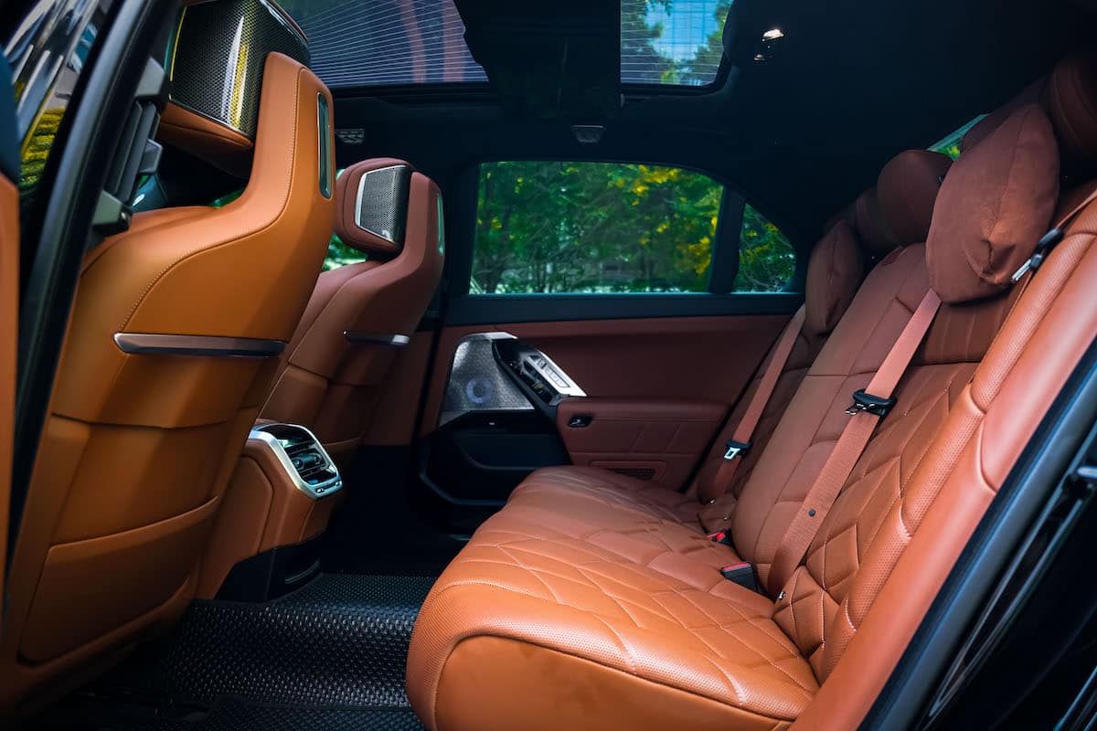 BMW i7 xDrive60 photo 35