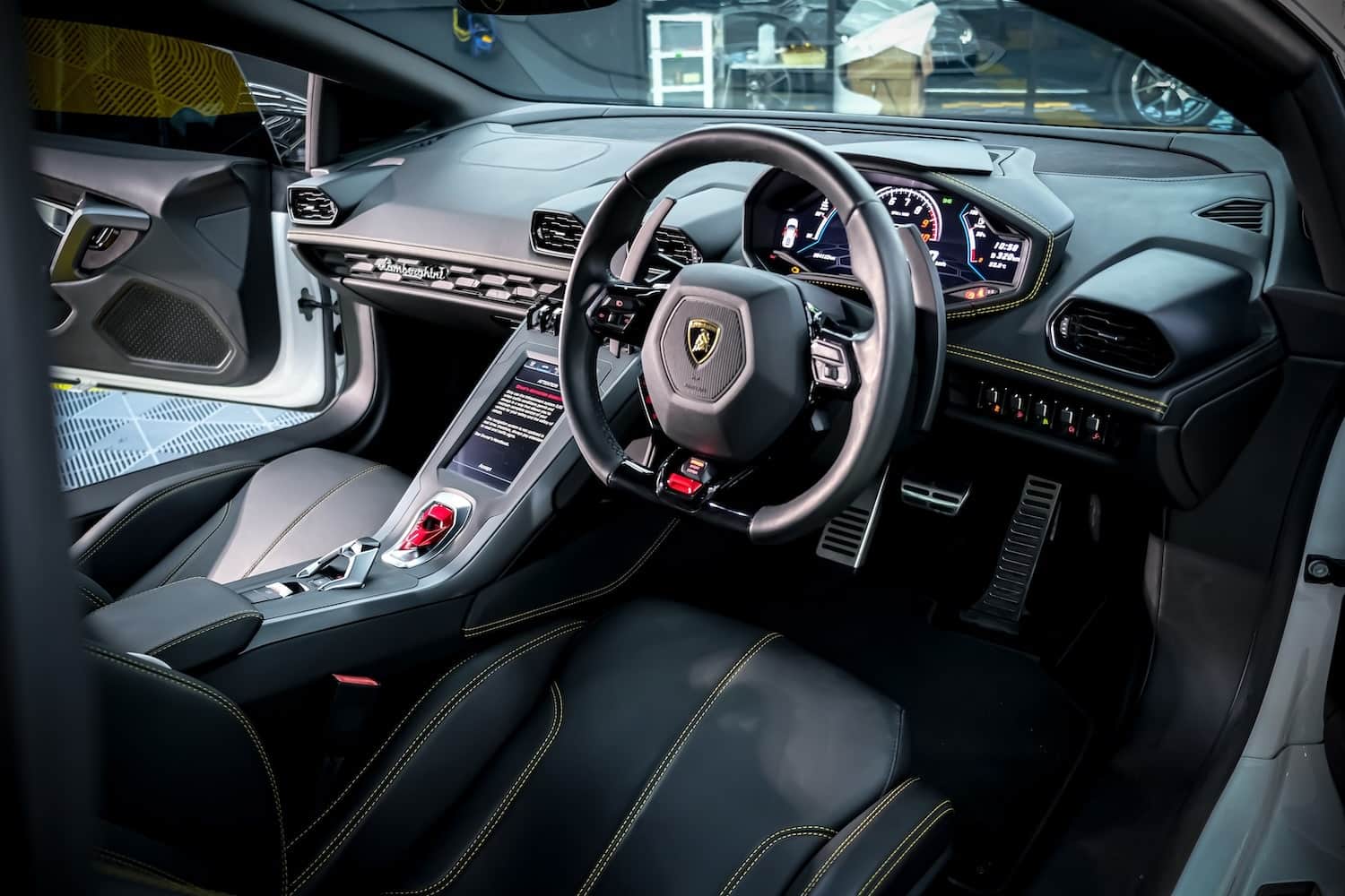 Lamborghini Huracán EVO photo 2