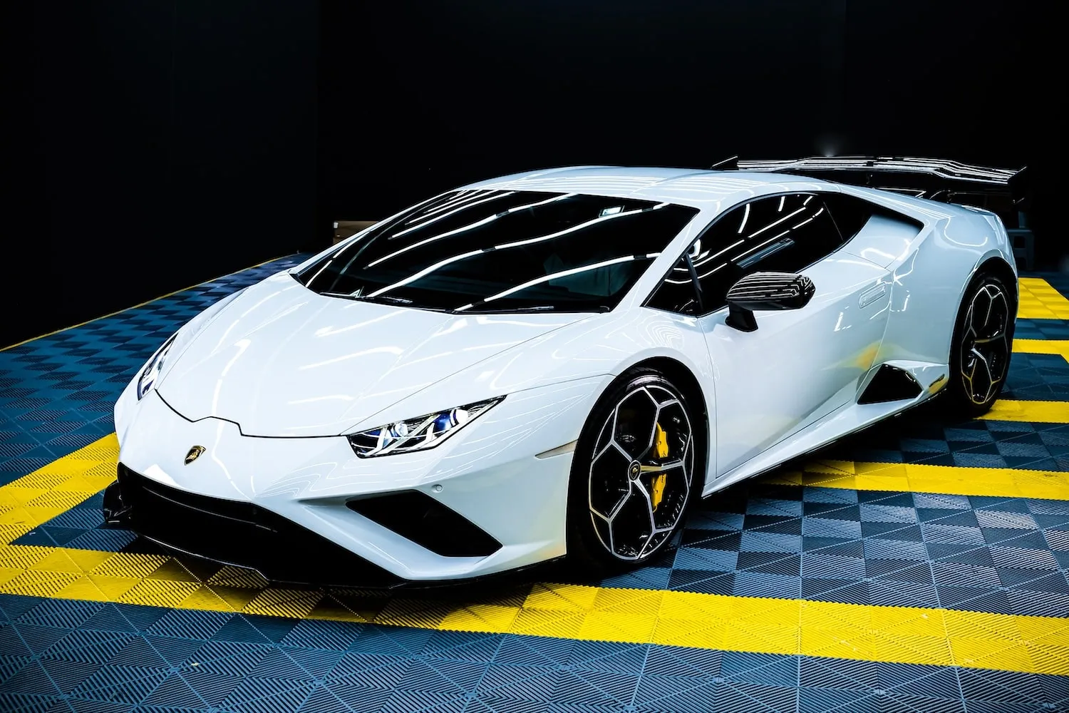 Lamborghini Huracán EVO photo 13