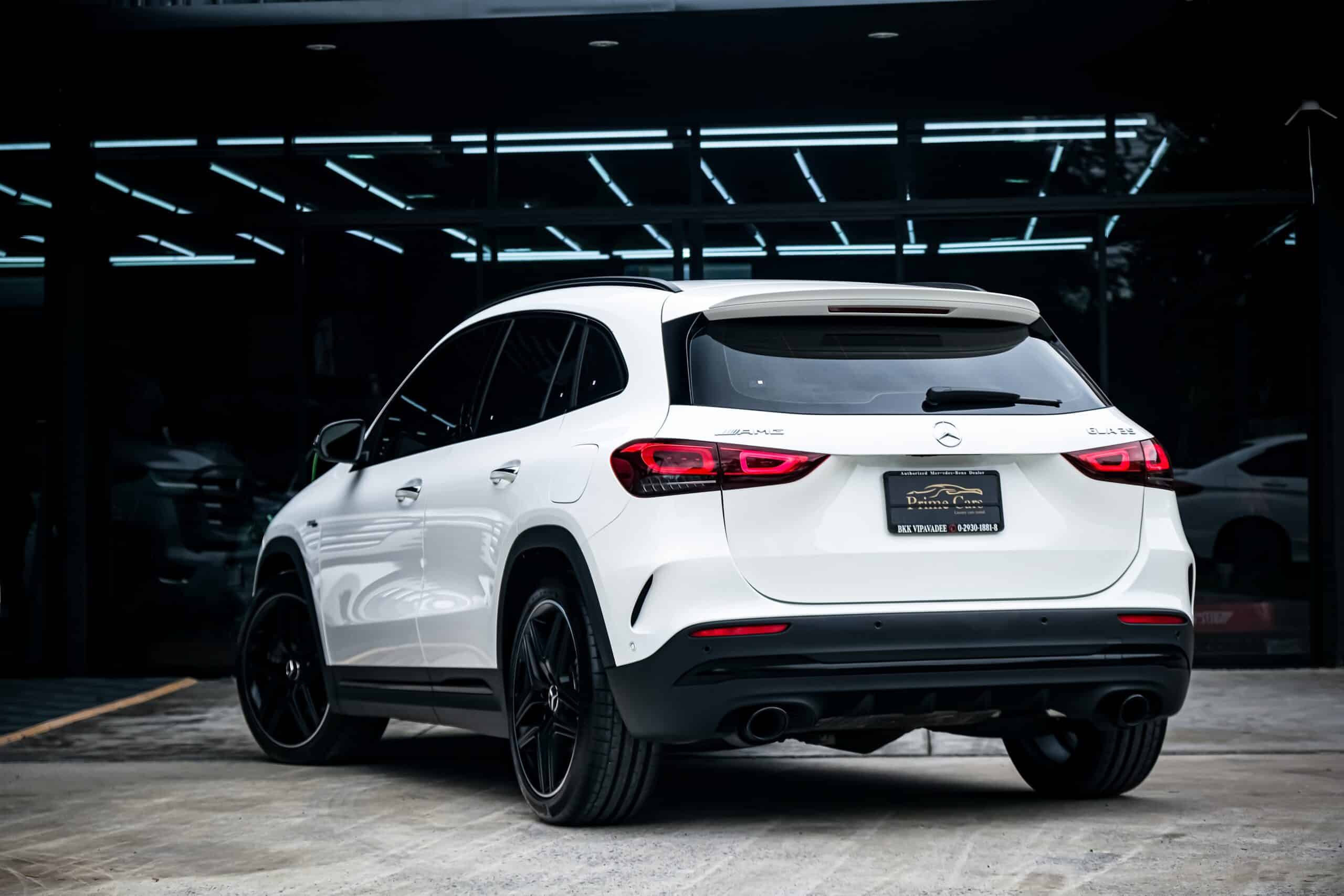Mercedes-AMG GLA 35 photo 4