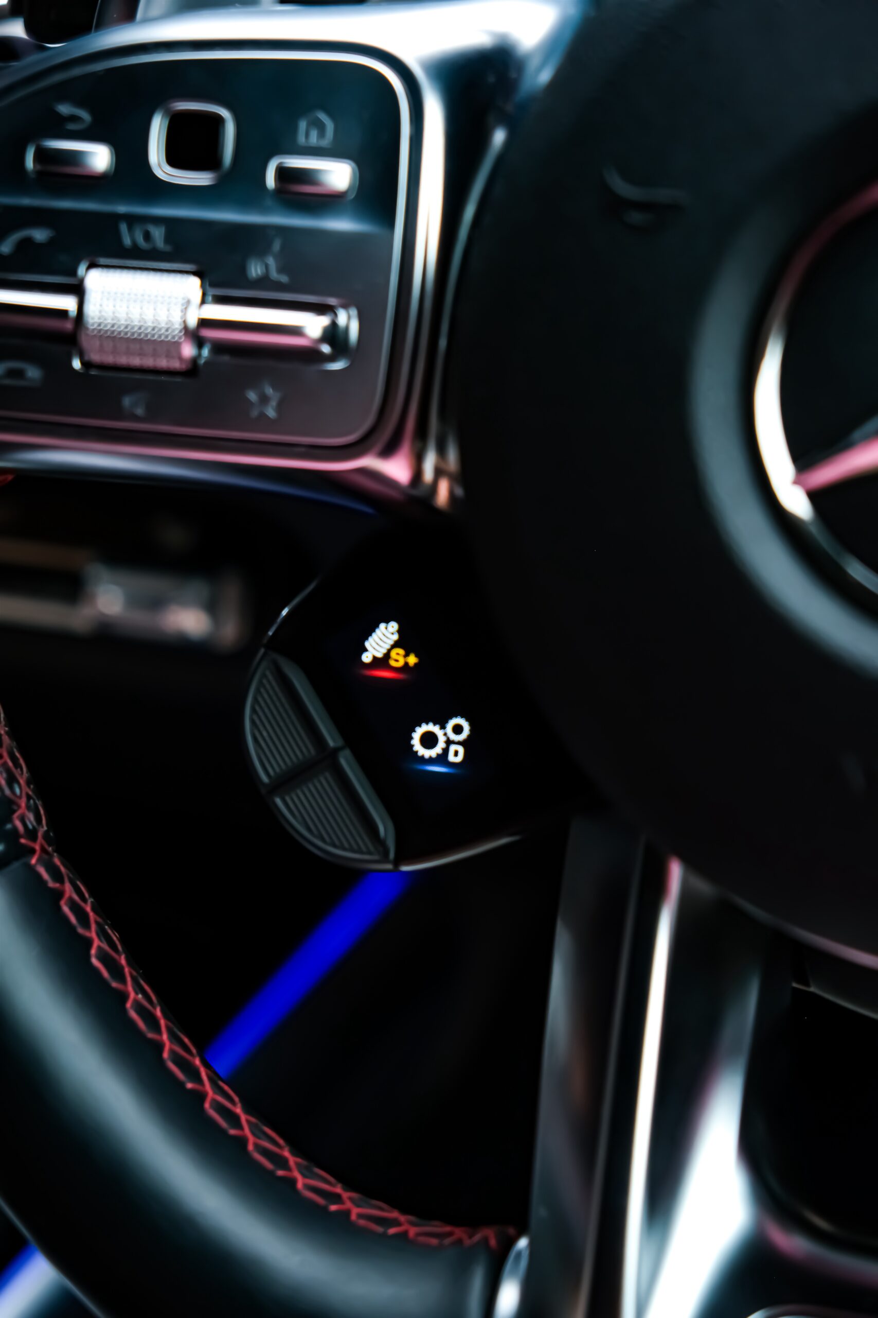 Mercedes-AMG GLA 35 photo 12