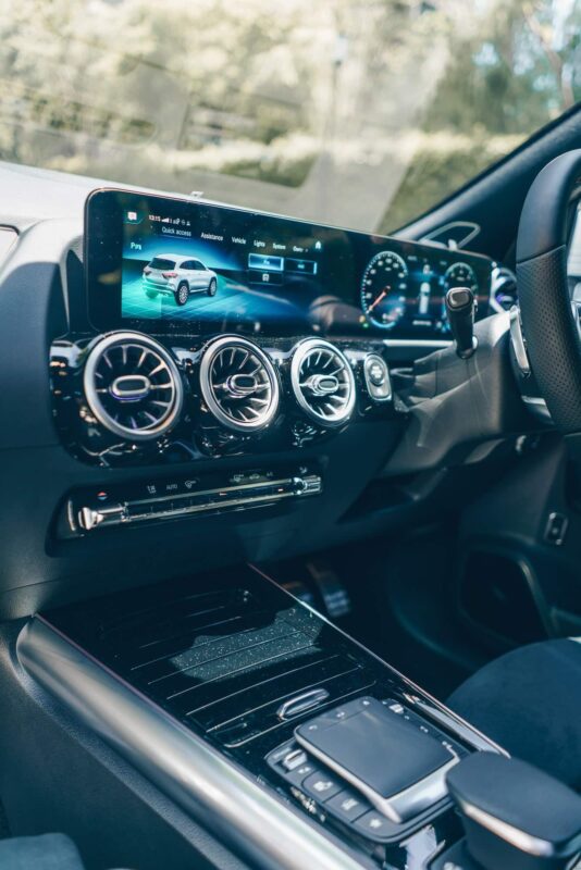 Mercedes-AMG GLA 35 photo 20