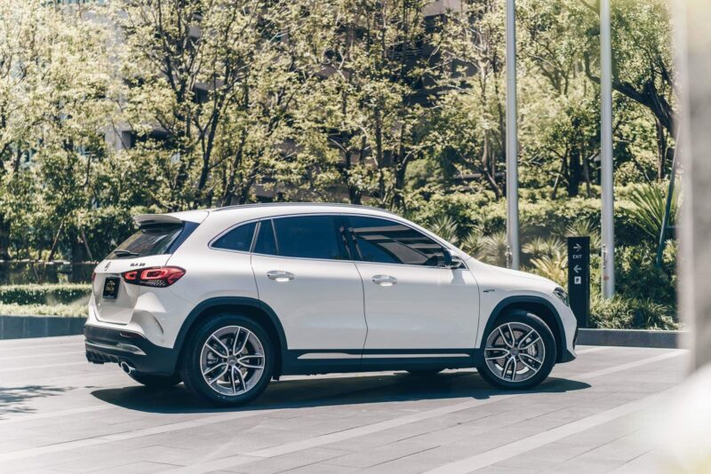 Mercedes-AMG GLA 35 photo 21