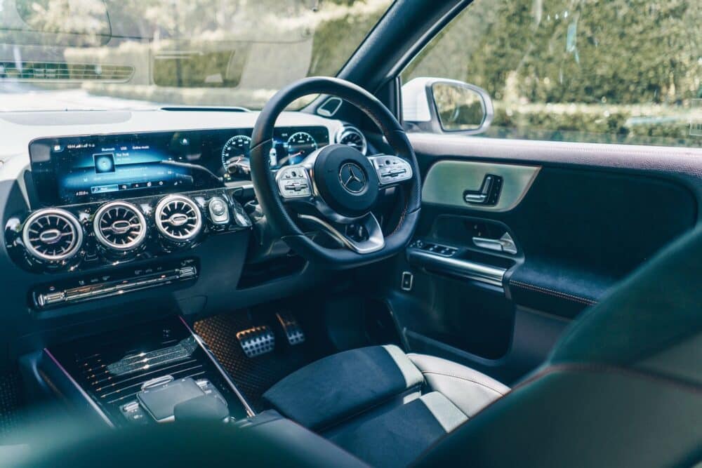 Mercedes-AMG GLA 35 photo 16