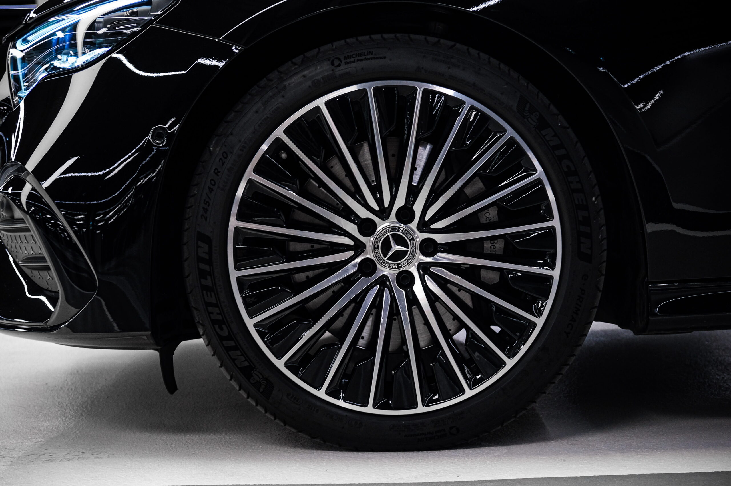 Mercedes-Benz E 350e AMG photo 13