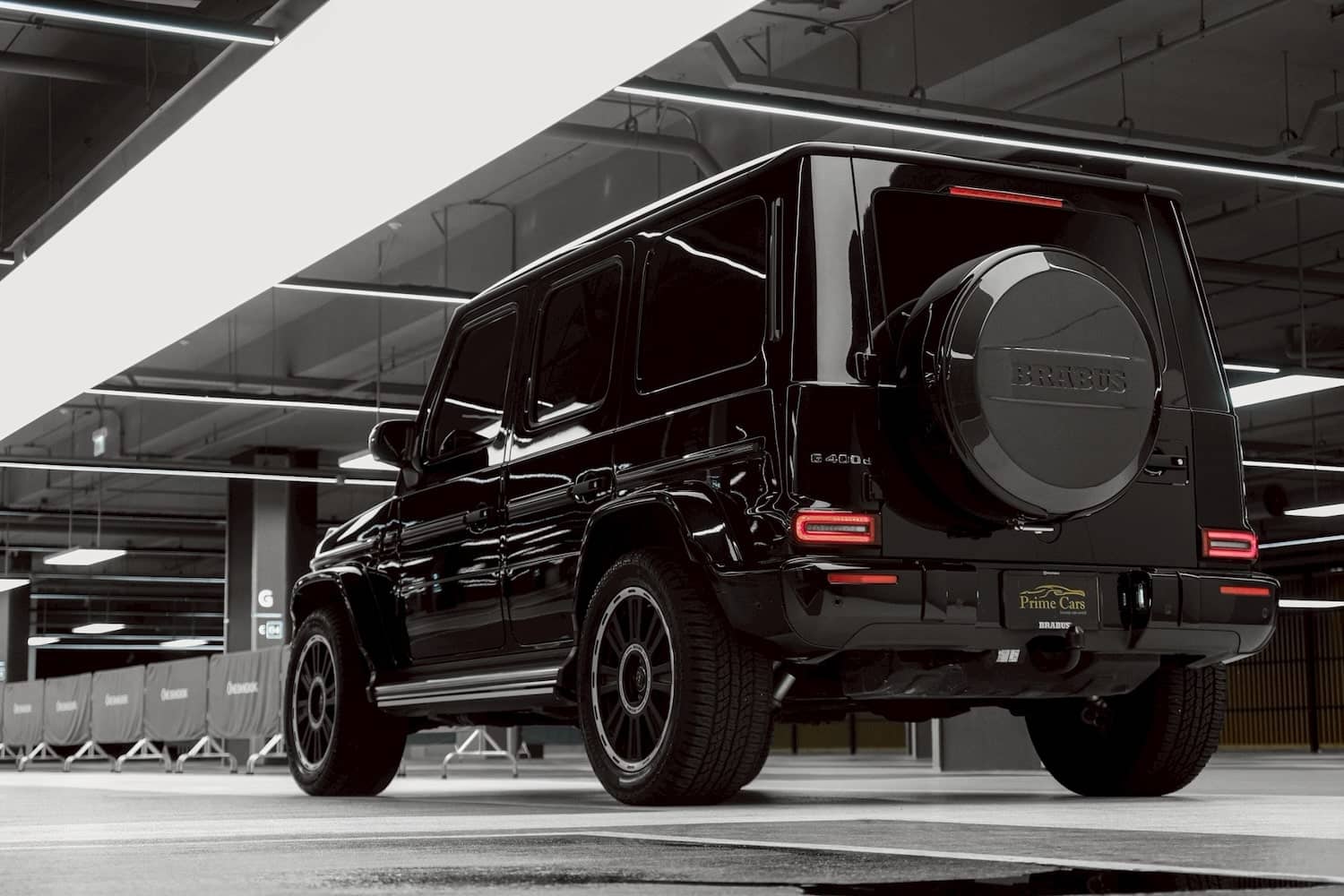 Mercedes-AMG G 63 photo 11