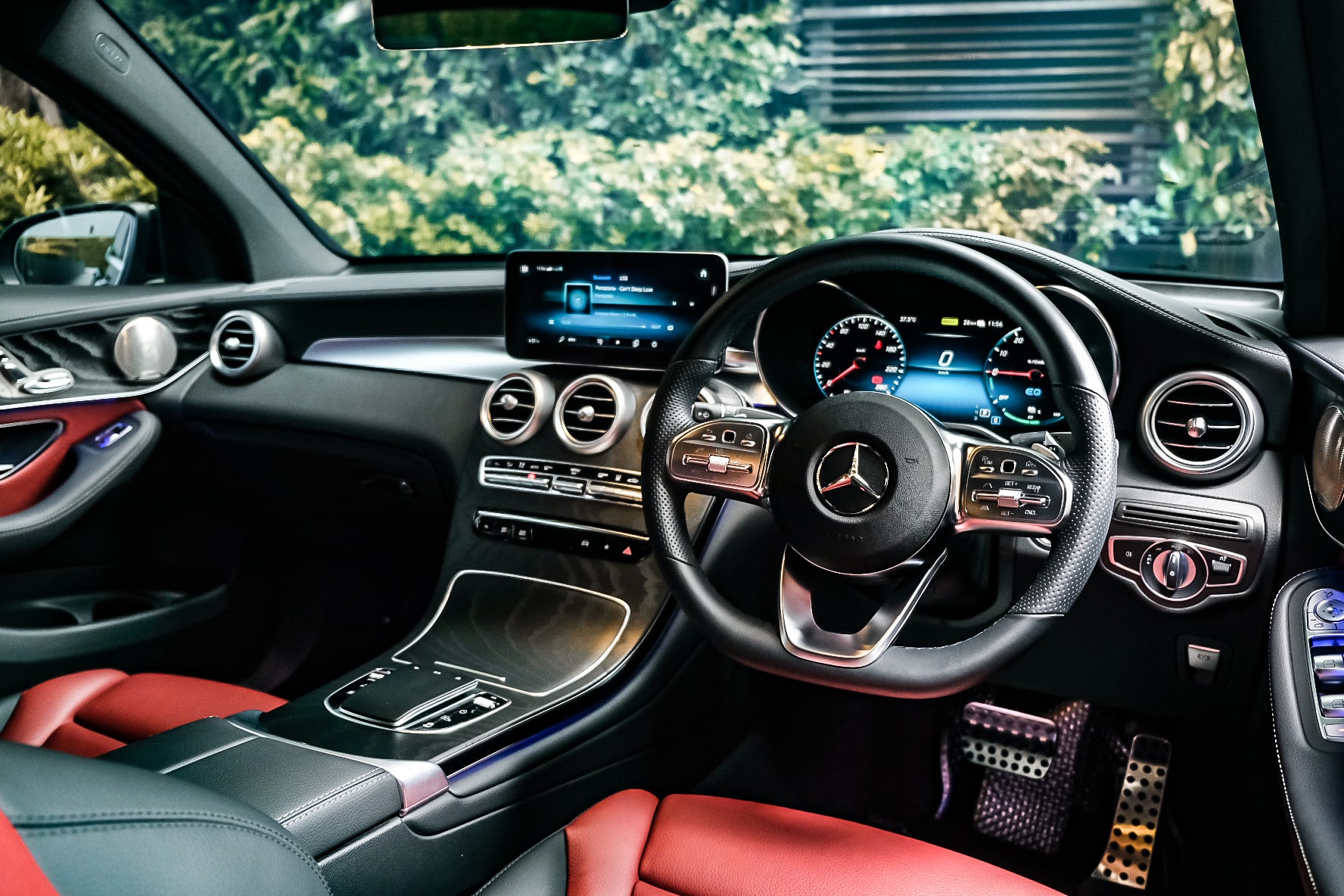 Mercedes-Benz GLC 300e Coupe AMG photo 2