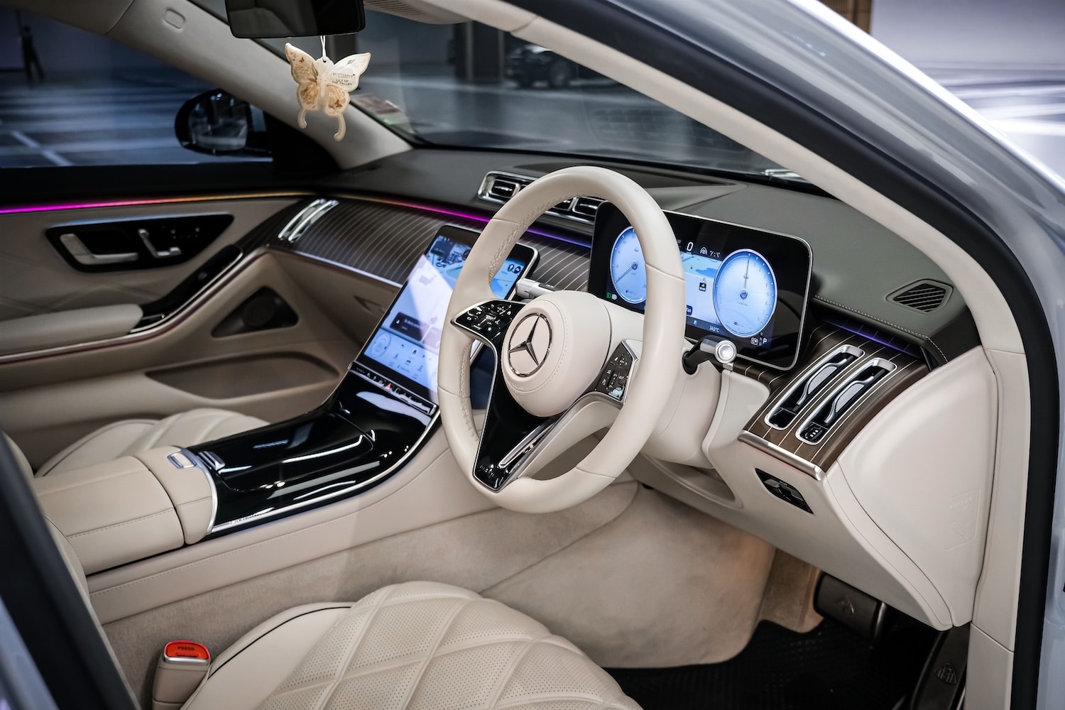 Mercedes-Maybach S 580e photo 16