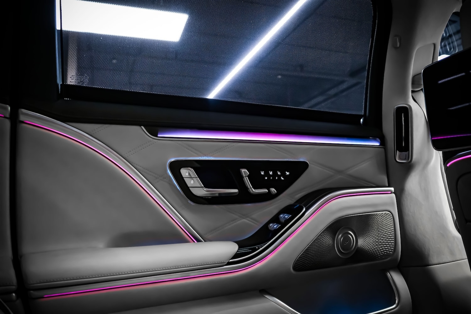 Mercedes-Maybach S 580e photo 13