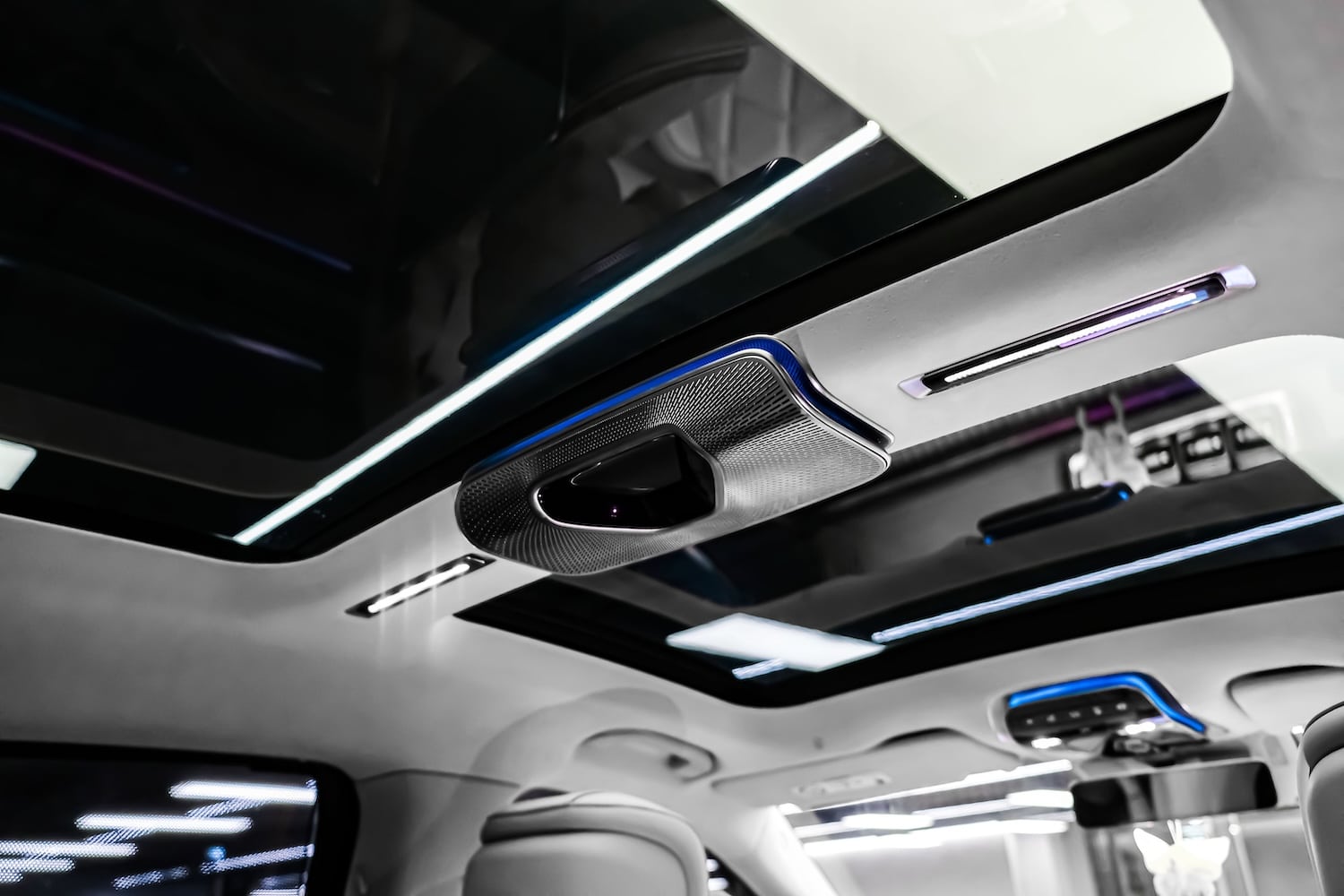 Mercedes-Maybach S 580e photo 23