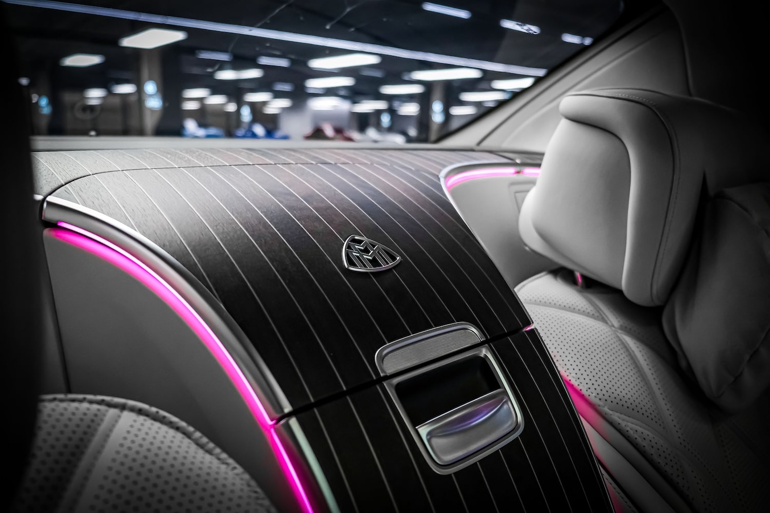 Mercedes-Maybach S 580e photo 31