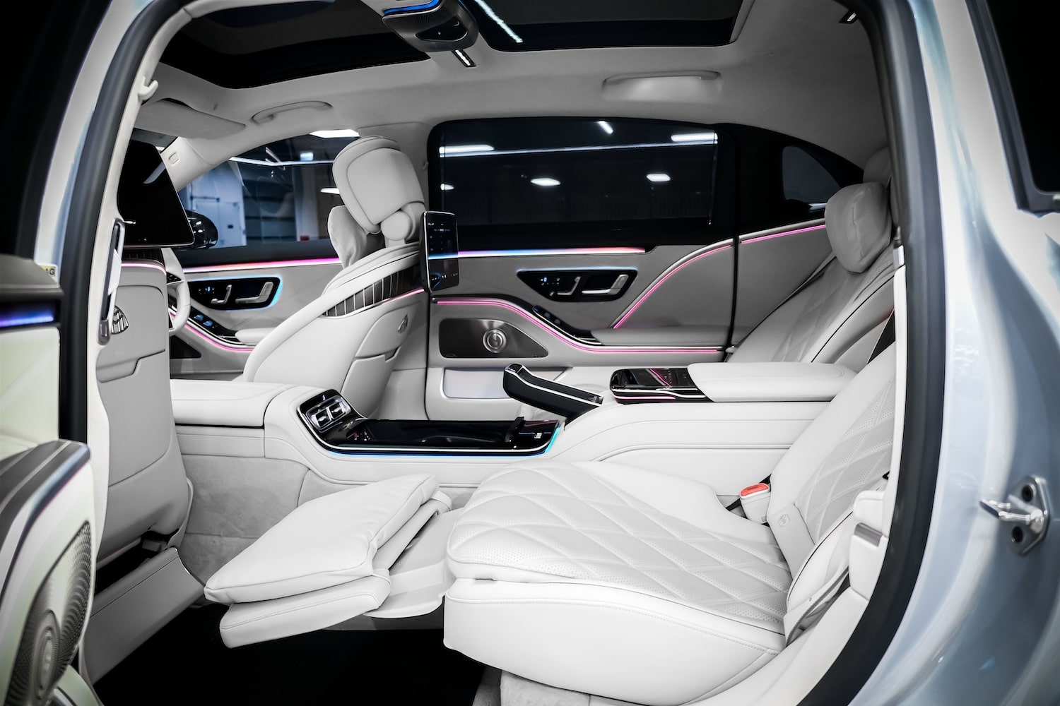 Mercedes-Maybach S 580e photo 21