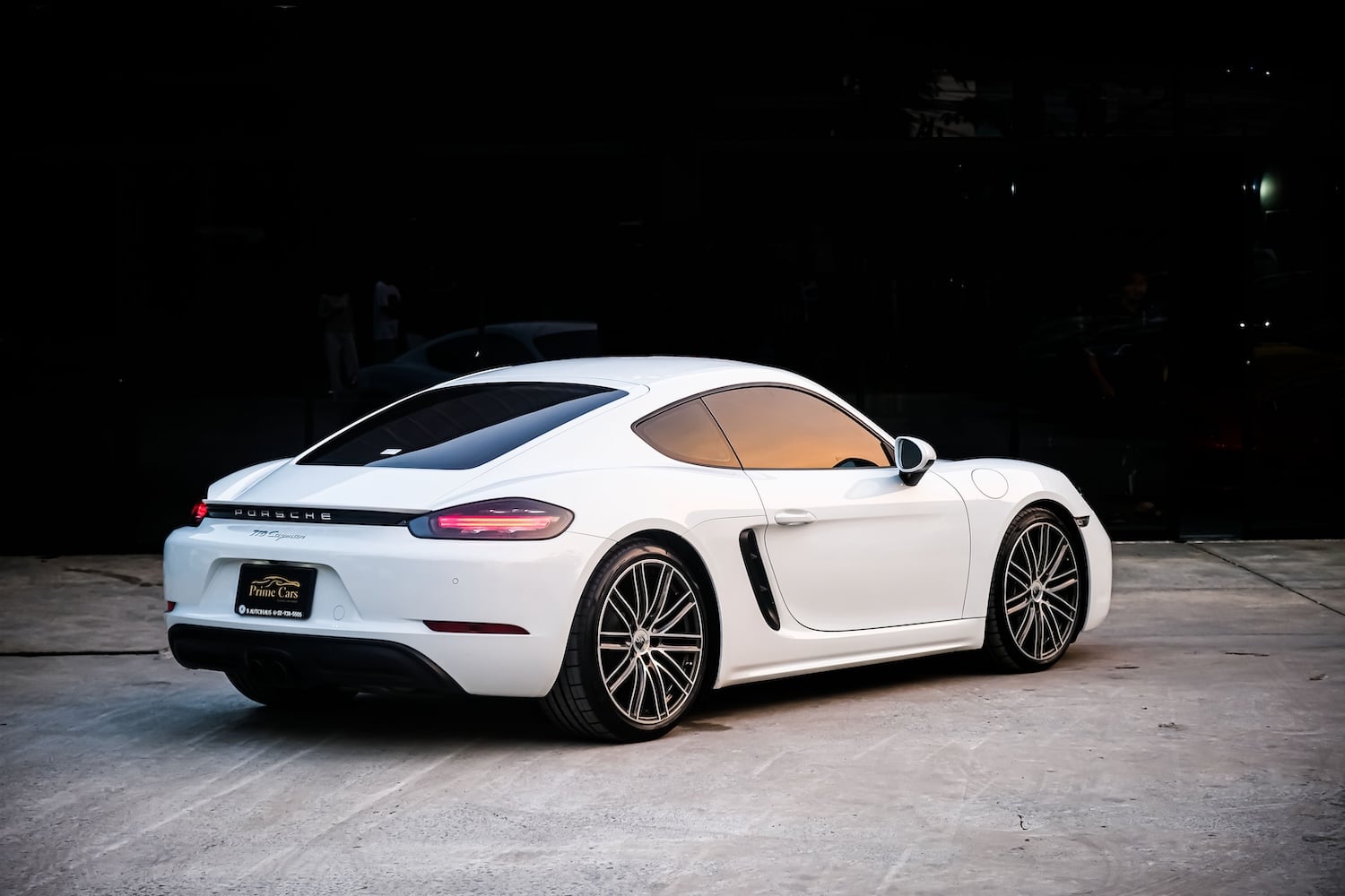 Porsche 718 Cayman photo 9