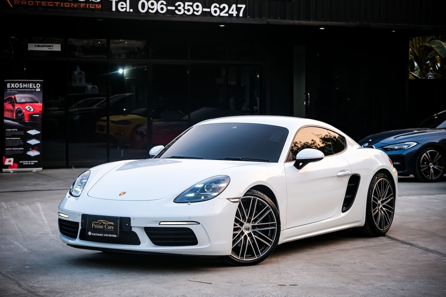 Porsche 718 Cayman photo 2