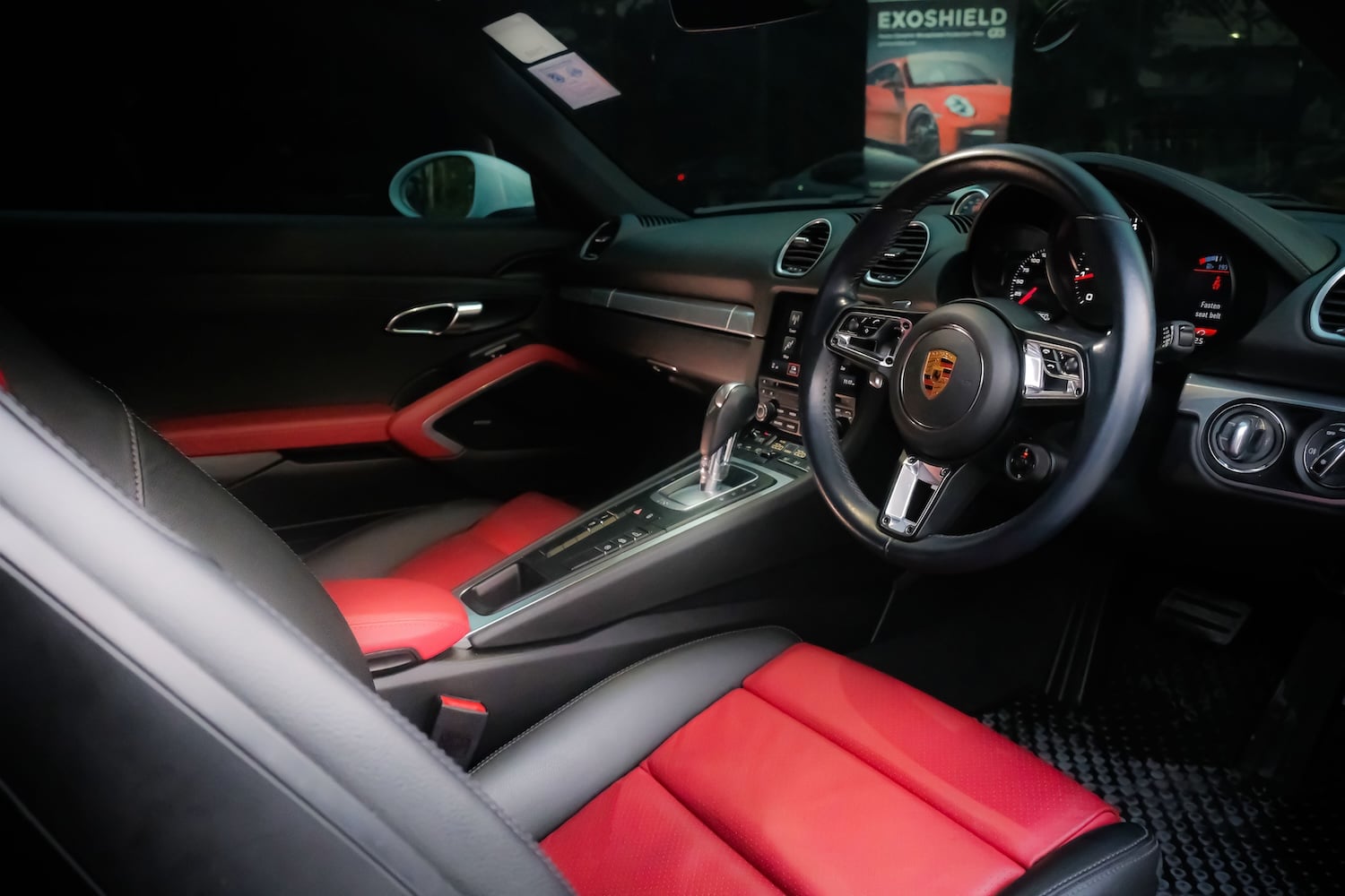 Porsche 718 Cayman photo 8