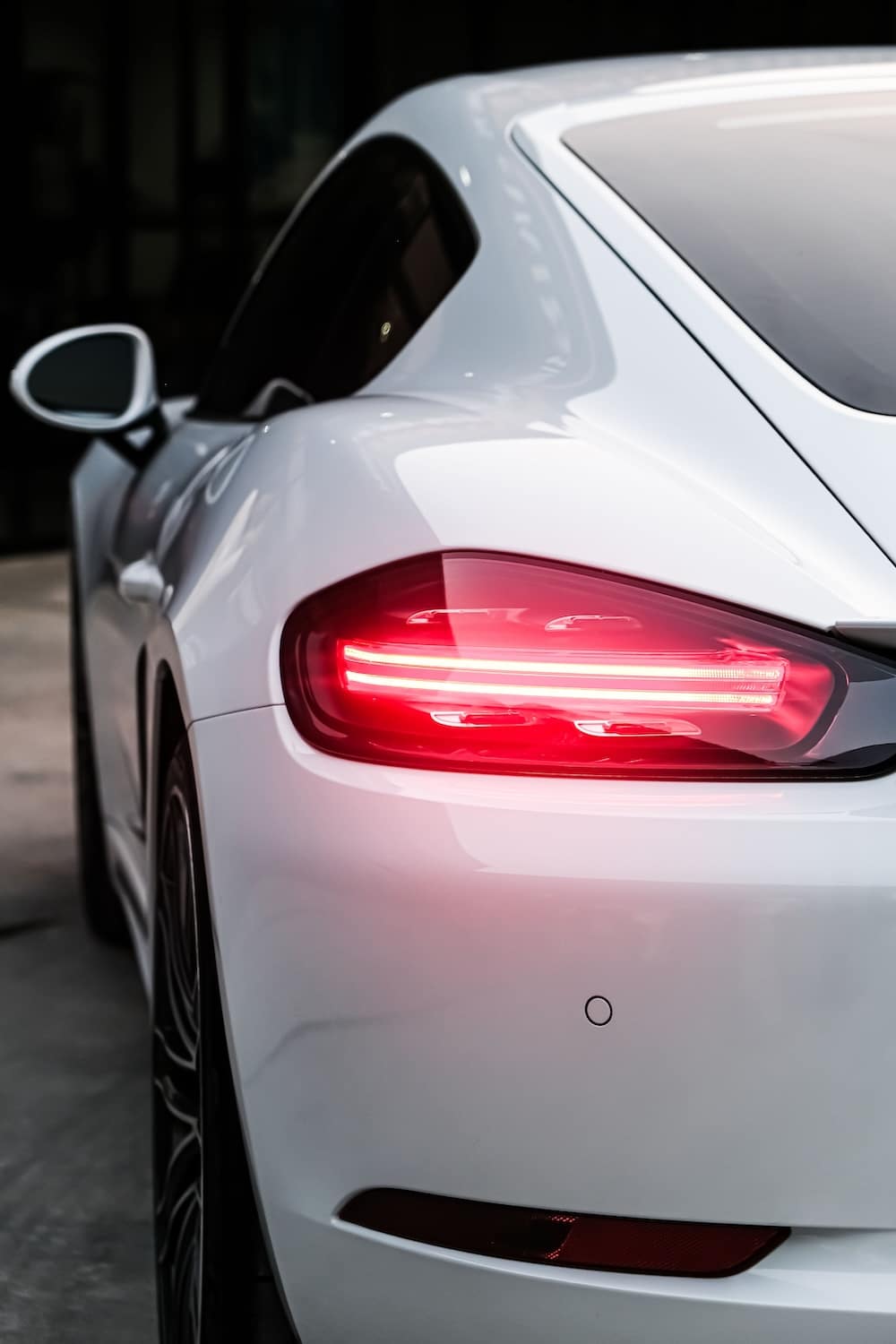 Porsche 718 Cayman photo 1