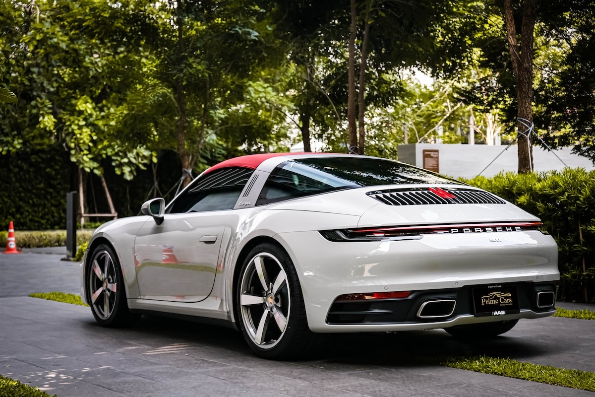 Porsche 911 Targa 4 992 photo 2