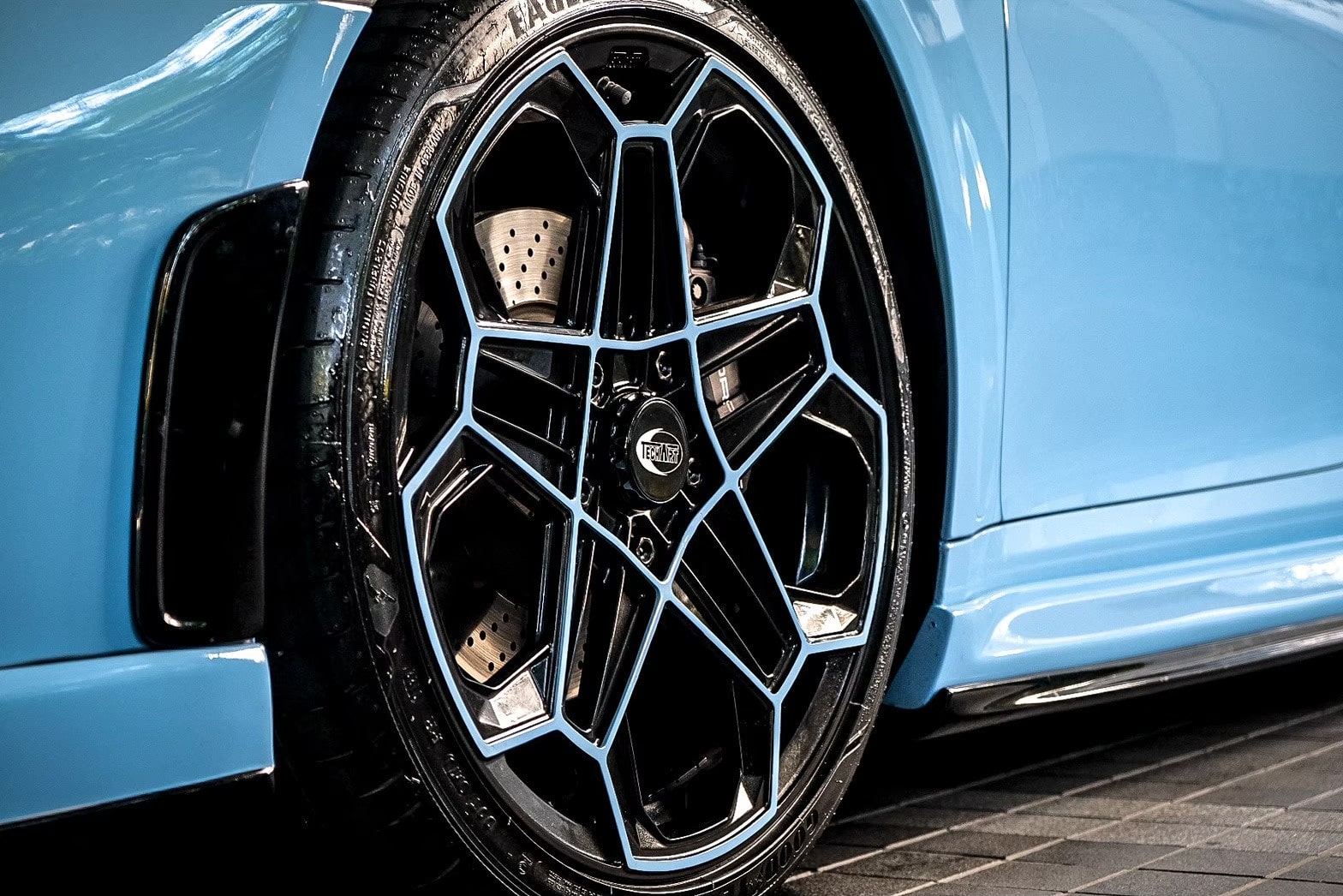 Porsche 911 Carrera Techart 992 photo 4