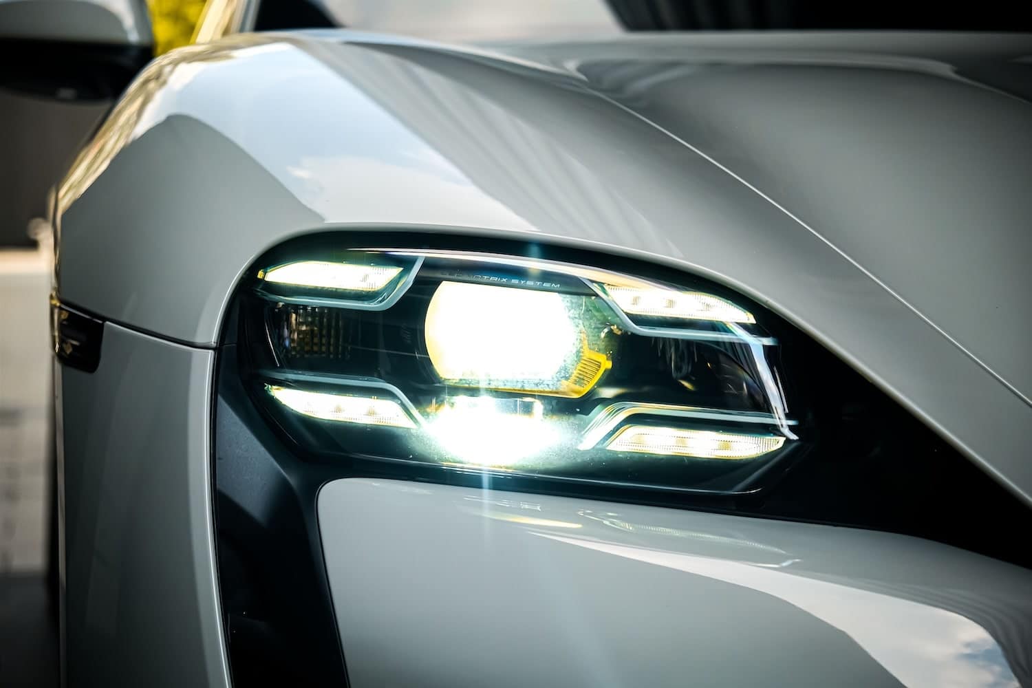 Porsche Taycan photo 15