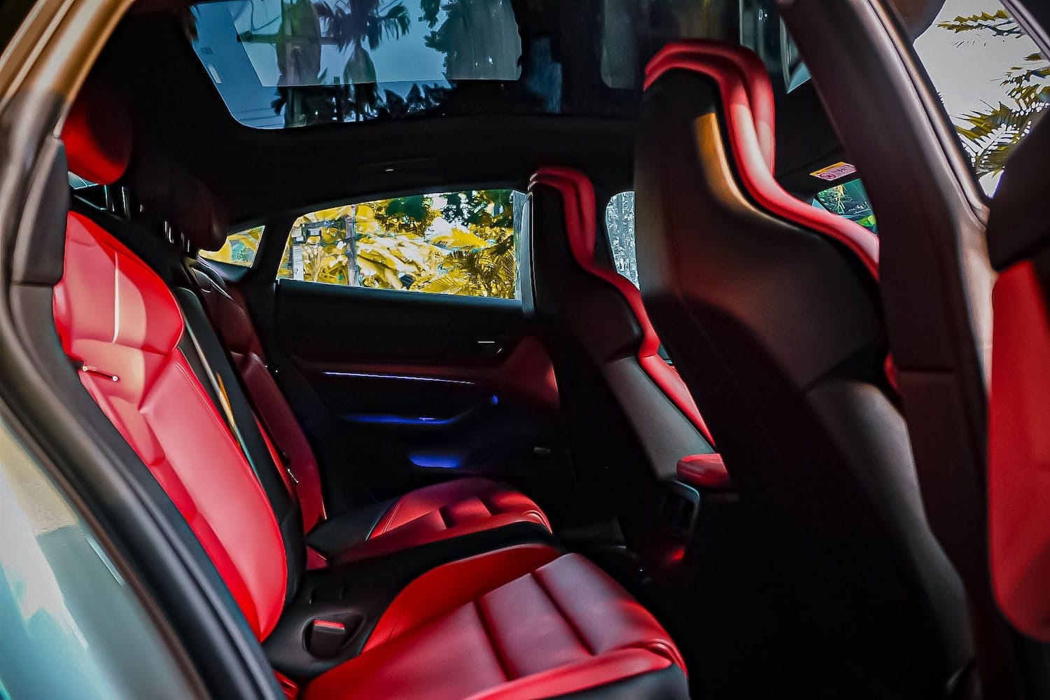 Porsche Taycan photo 13