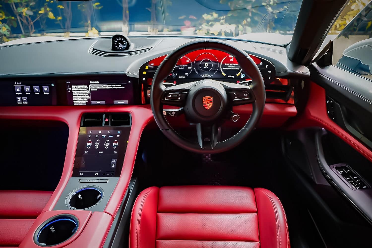 Porsche Taycan photo 14