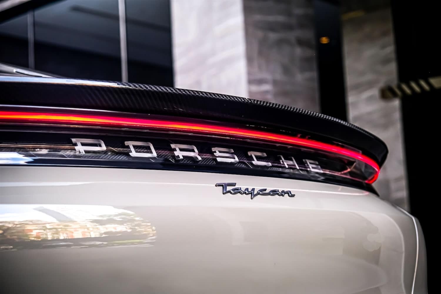 Porsche Taycan photo 18