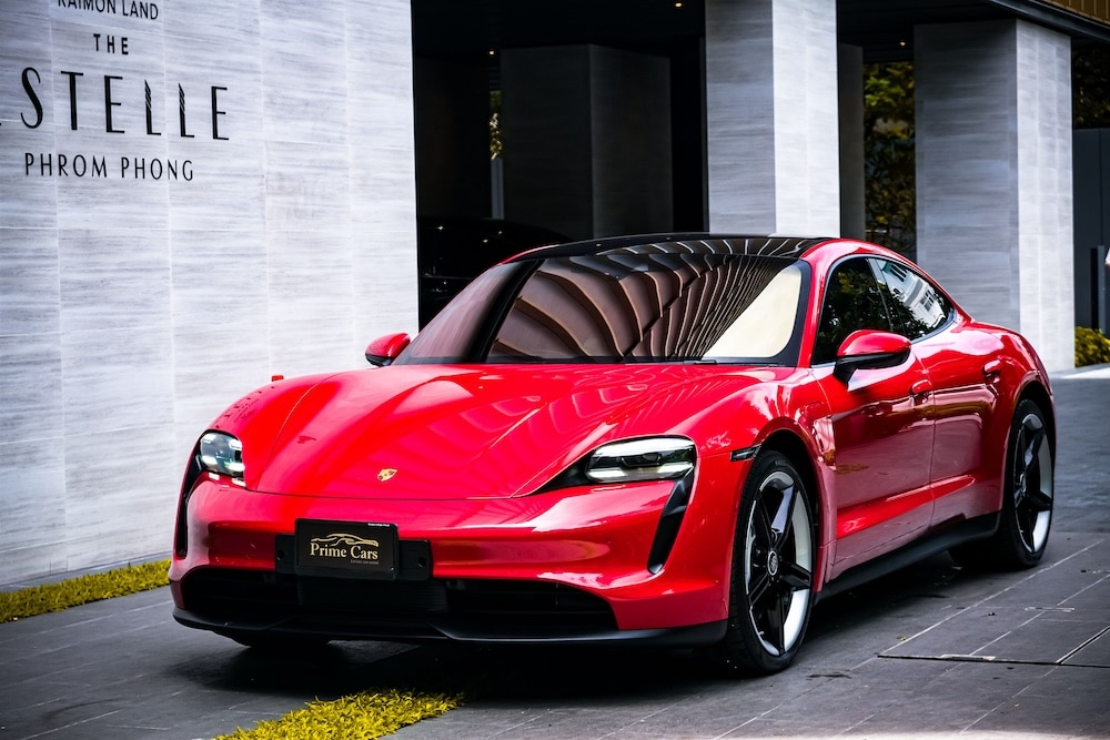 Porsche Taycan photo 6