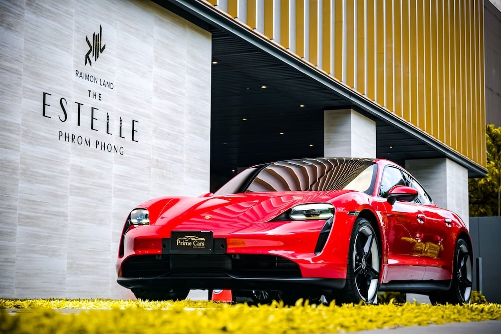 Porsche Taycan photo 1