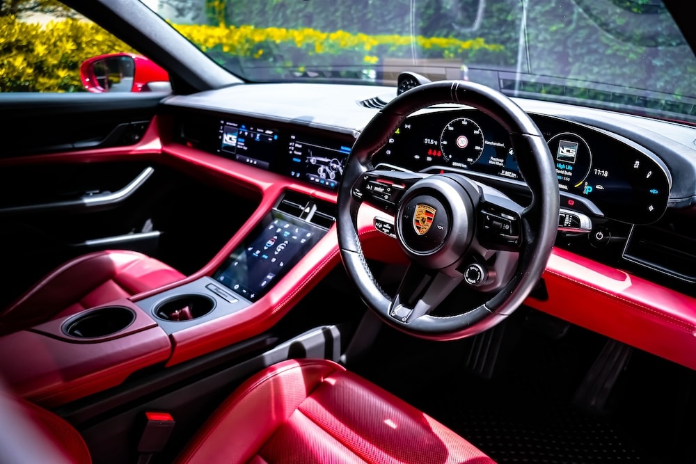 Porsche Taycan photo 2