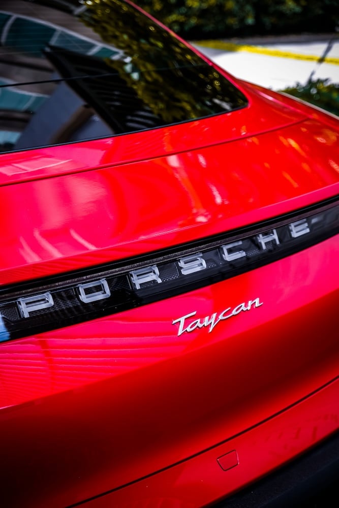 Porsche Taycan photo 3