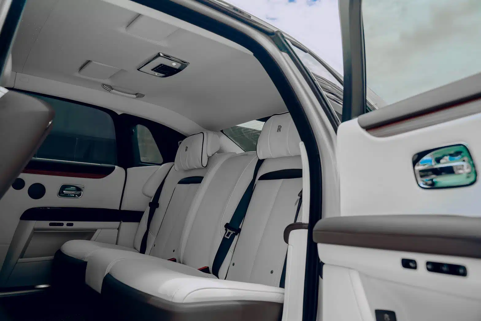 Rolls-Royce Ghost photo 12