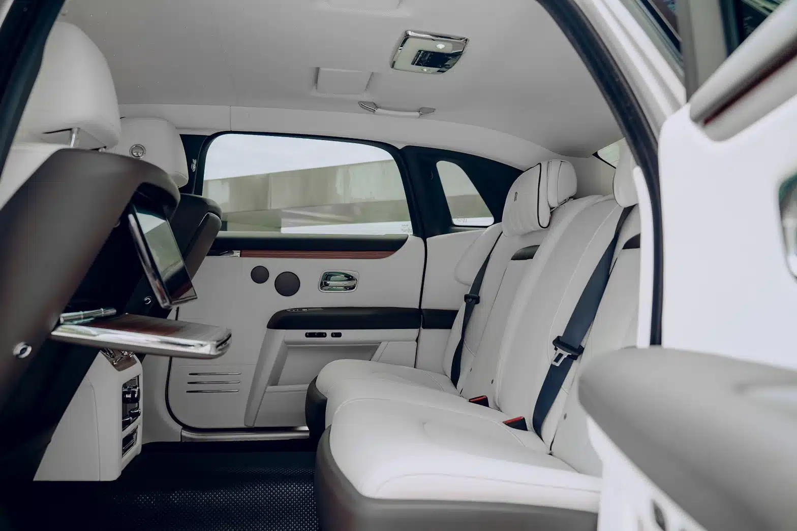 Rolls-Royce Ghost photo 9