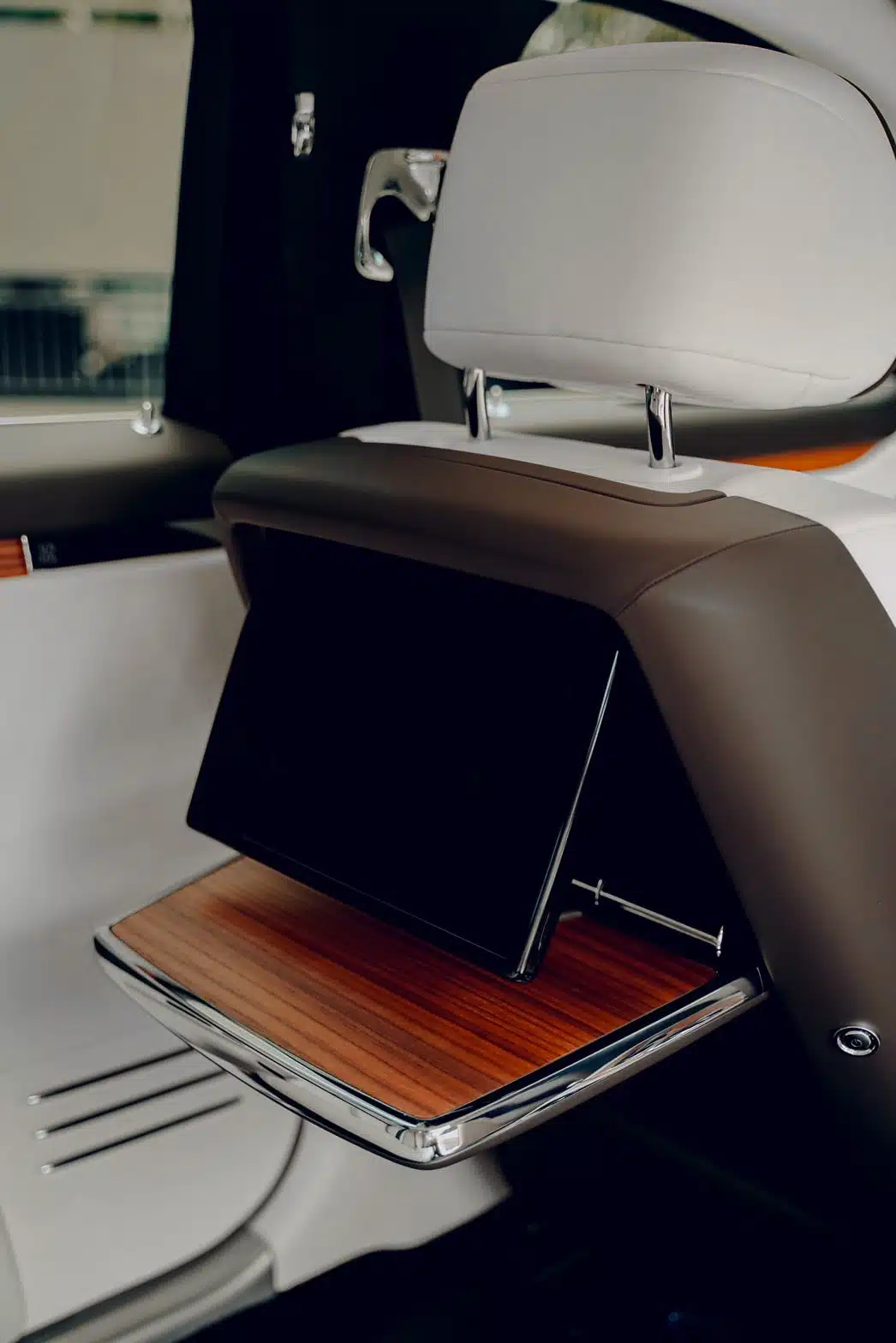 Rolls-Royce Ghost photo 2