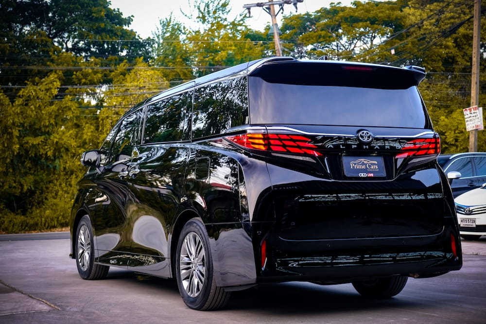 Toyota Alphard 40 2.5Z Black Edition photo 1