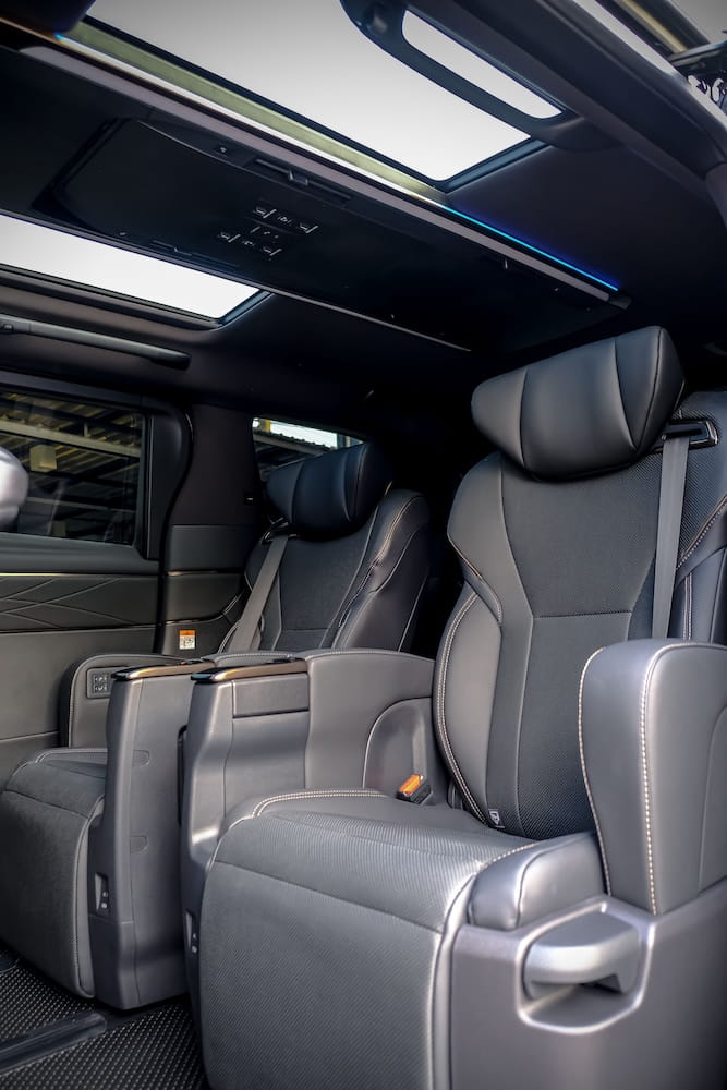 Toyota Alphard 40 2.5Z Black Edition photo 3