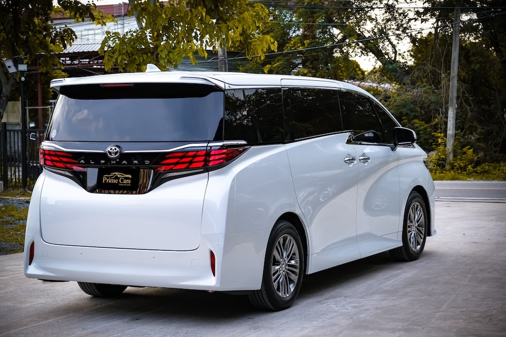 Toyota Alphard 40 2.5Z Pearl White photo 3